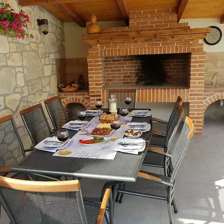 Kuca Za Odmor Drnis, Miljevci Drniš